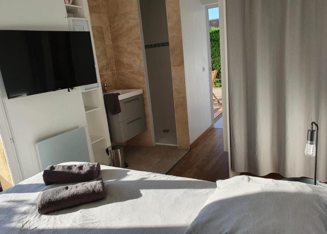 Villa Au Calme Avec Piscine Privative Борм-ле-Мимоза Экстерьер фото